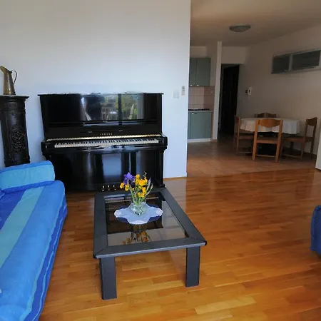 Kisic Apartment Icici